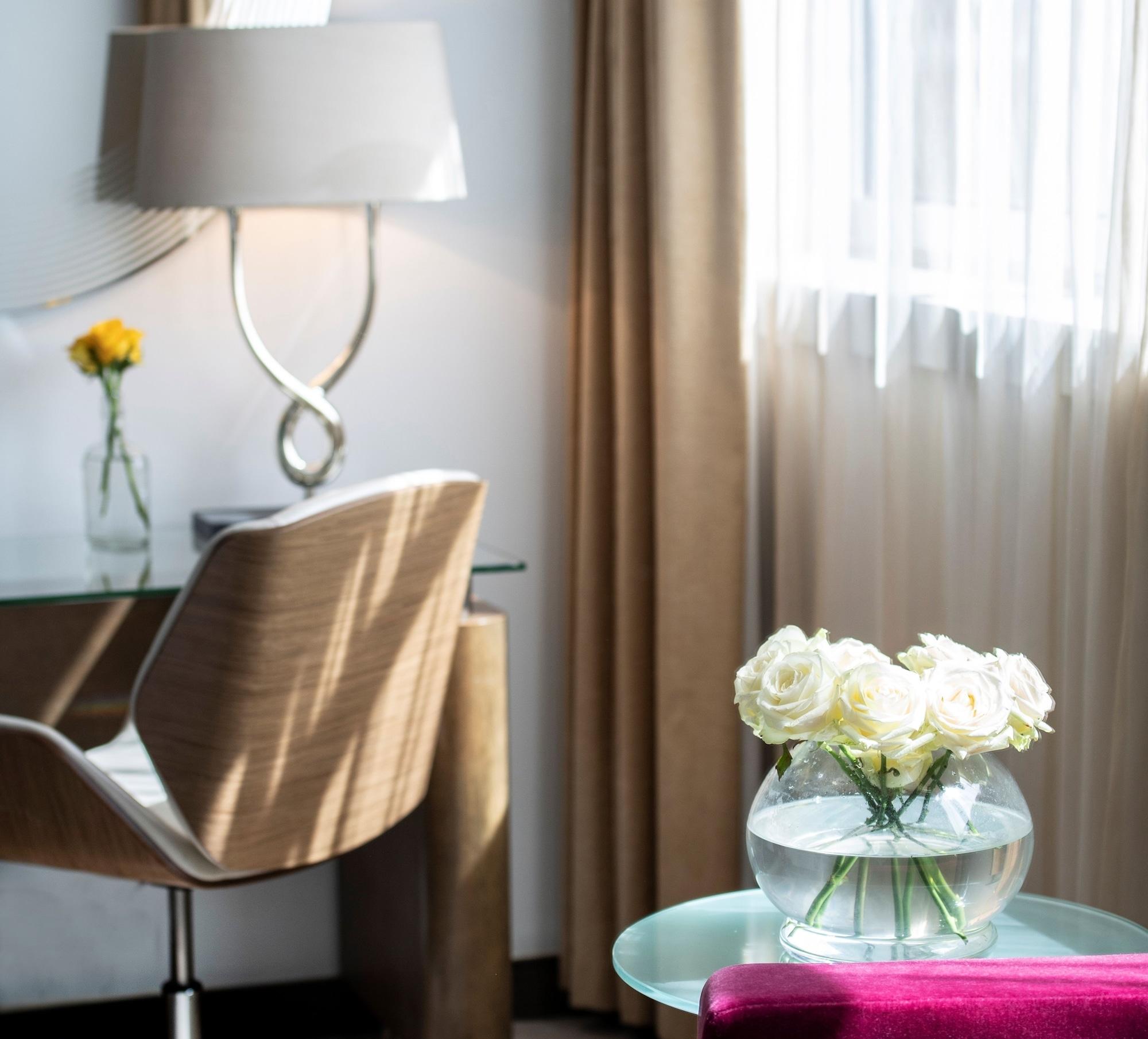 The Marylebone Hotel Лондон Экстерьер фото A room at the hotel