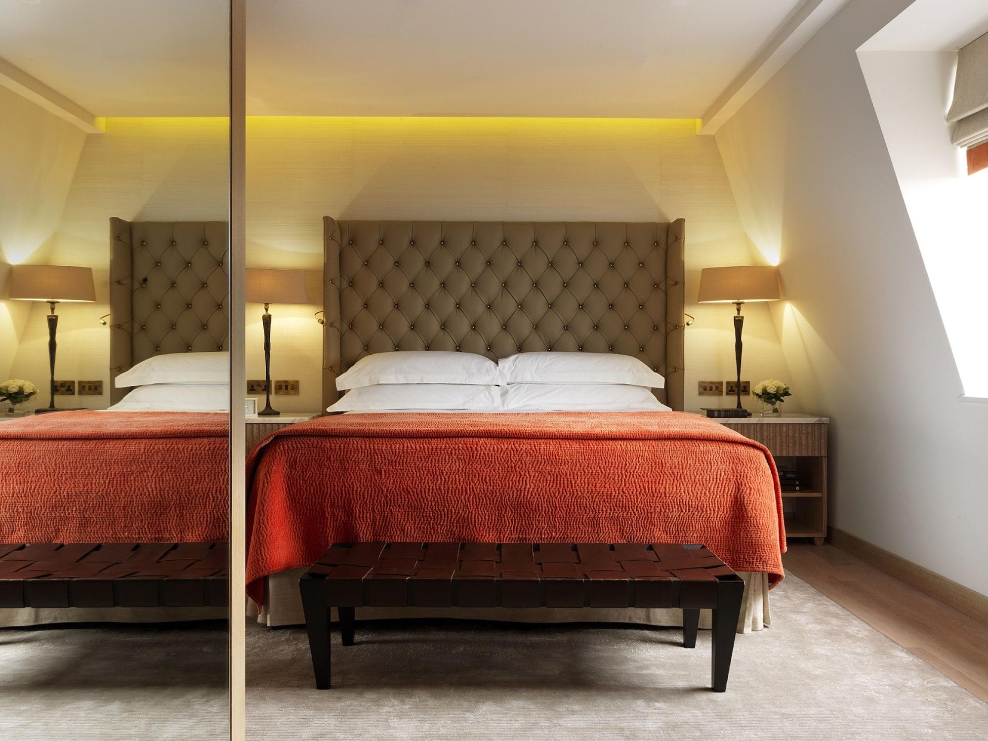 The Marylebone Hotel Лондон Экстерьер фото A bedroom at the hotel