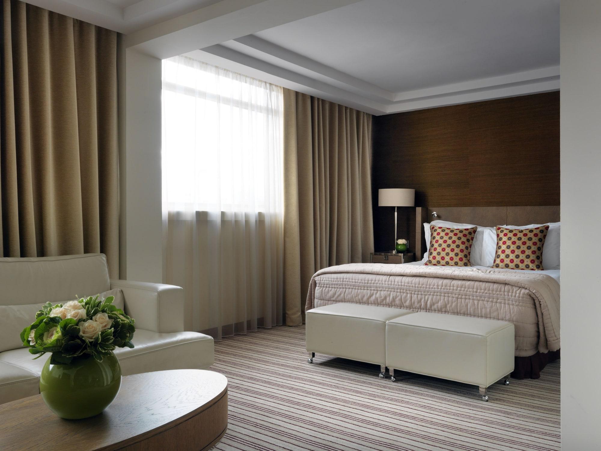 The Marylebone Hotel Лондон Экстерьер фото A room at the InterContinental London The O2